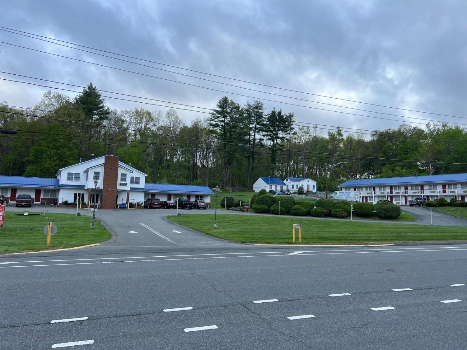 Economy Lodge 682 Main St Sturbridge Exterior photo