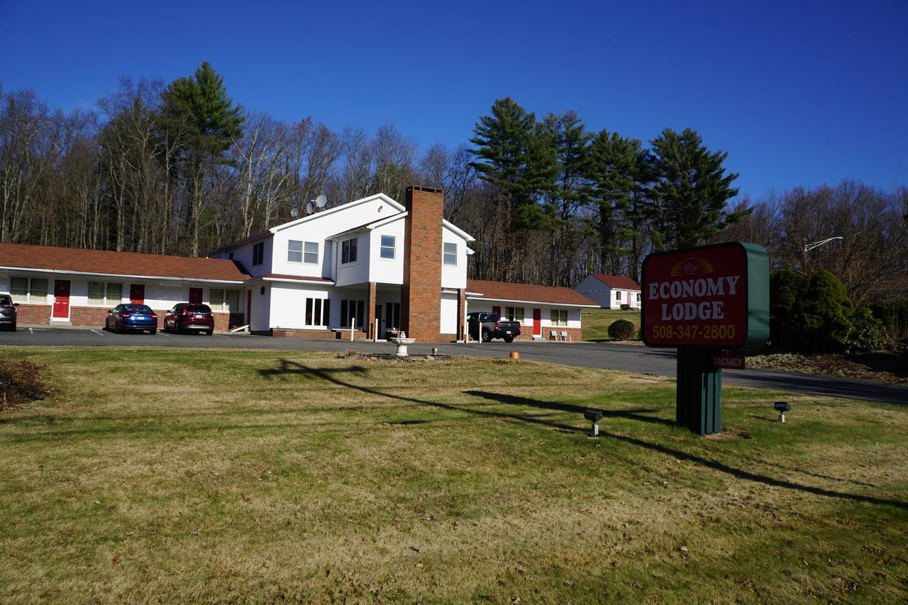Economy Lodge 682 Main St Sturbridge Exterior photo