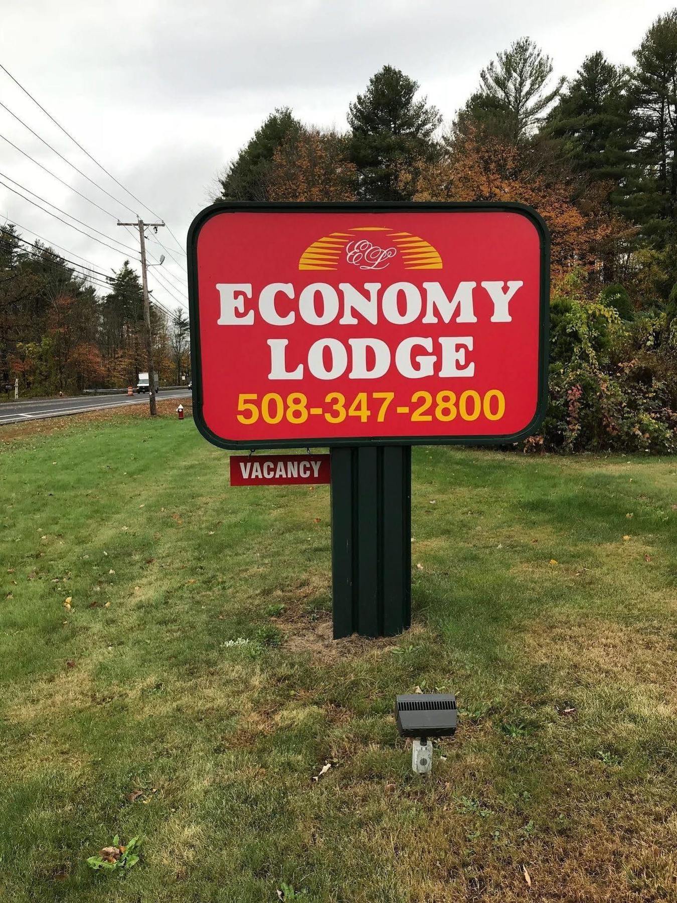 Economy Lodge 682 Main St Sturbridge Exterior photo